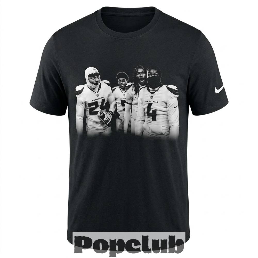 Houston Texans Players Tribute Signatures T-Shirt Houston Texans Players Tribute Signatures T-Shirt